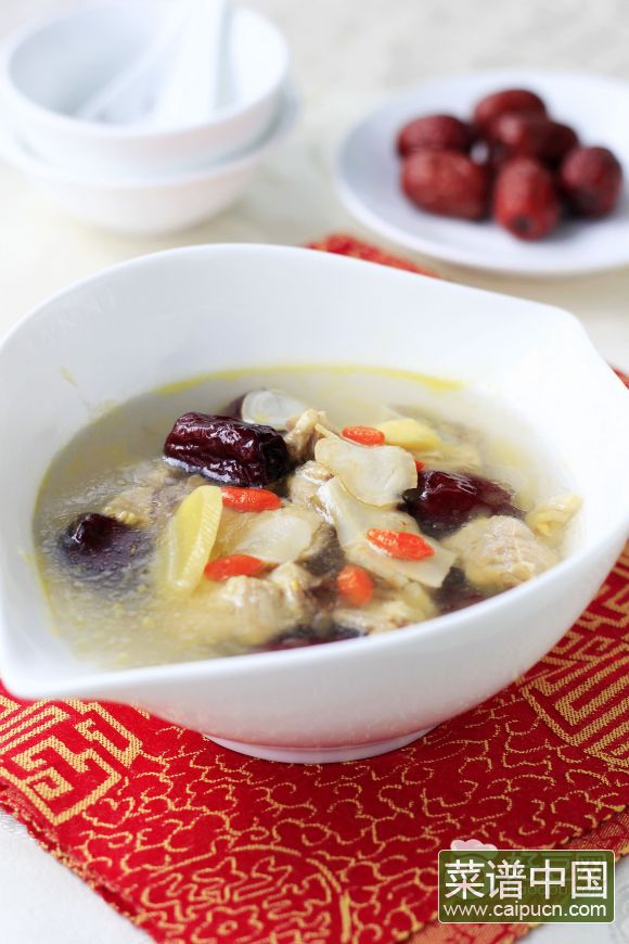 西洋参红枣鸡汤