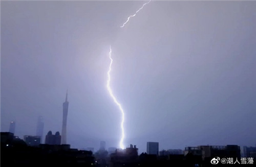 今明两天广东天气炎热伴有雷雨