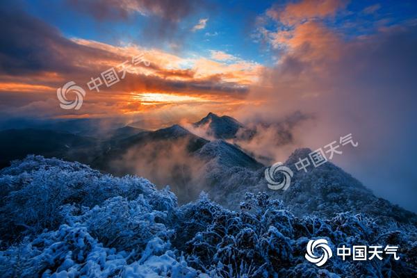 29 王佩武 峰峦十月雪_副本.jpg