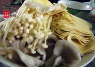DIY滋补家庭什锦火锅的做法步骤7