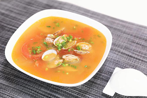 西红柿鲜蛤汤的做法 西红柿鲜蛤汤怎么做