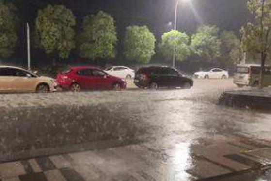 重庆最低温降至3℃ 明夜起降温降雨再度袭来