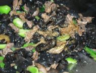木耳炒肉片的做法步骤11