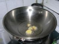 西芹腰果虾仁的做法步骤5