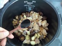 黄豆冬菇焖猪手的做法步骤11