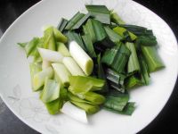 肉末炒油条的做法步骤2
