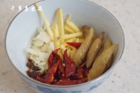 酸辣草鱼块的做法步骤2