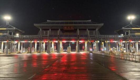 受路面结冰影响 黑龙江部分高速实施限行限速