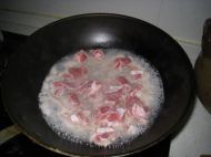 赤小豆粉葛排骨汤的做法步骤2