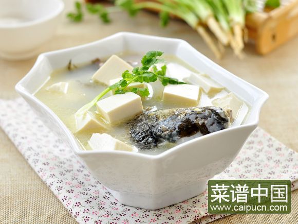 鲫鱼豆腐汤