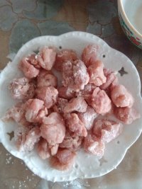 圣女果咕噜肉的做法步骤3