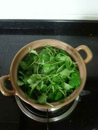 益母草瘦肉汤的做法步骤7