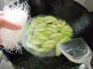素素的麻花丝瓜粉丝汤的做法步骤6