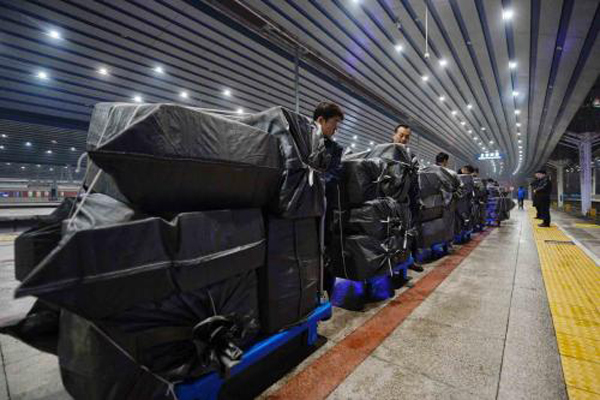 高铁火车旅客能携带多重行李 高铁动车挂钩能挂啥