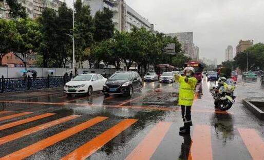 今天广东多地雨势仍然强劲 局地气温普遍在30℃上下