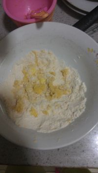 杏香桃仁酥的做法步骤5
