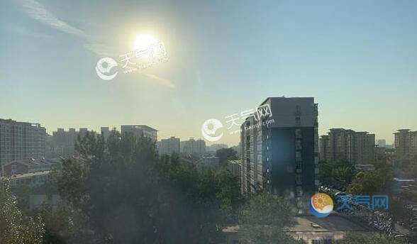 今日北京天气依旧晴朗 市内最高气温30℃体感微热