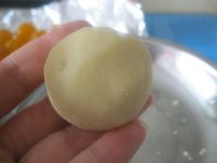 广式莲蓉蛋黄月饼的做法步骤9