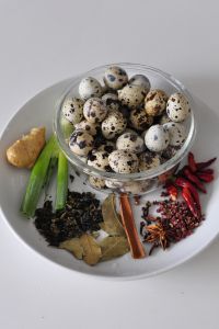 茶香鹌鹑蛋的做法步骤1