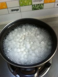 酒酿桂花丸子的做法步骤3