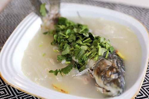 萝卜丝鲫鱼汤的做法 鲫鱼汤怎么做好喝