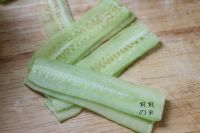 雪碧青瓜特饮的做法步骤1