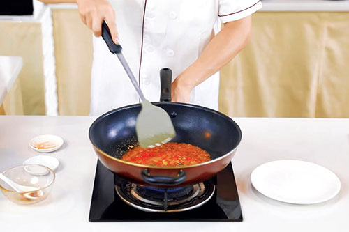 剁椒拌茄子的做法 家常剁椒拌茄子怎么做