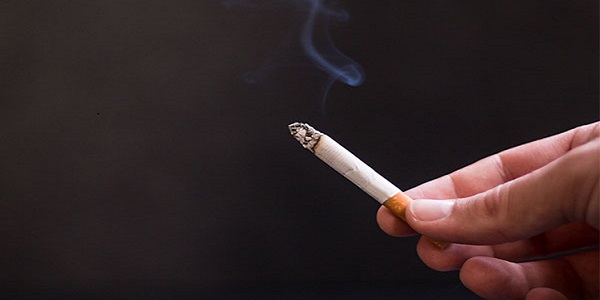 飞机上可以带烟吗 飞机上可以抽烟吗