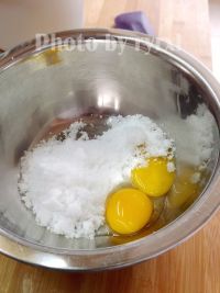 经典香草冰激凌的做法步骤3