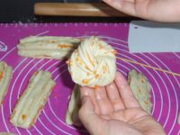 胡萝卜花卷的做法步骤17