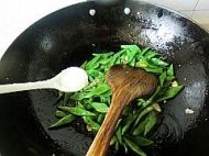 简单家常菜----扁豆炒油素鸡的做法步骤7