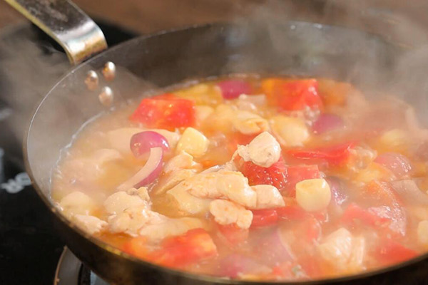 咖喱鸡肉饭怎么做 咖喱鸡肉饭的简单做法