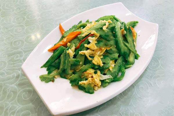 苦瓜炒鸡蛋的做法 苦瓜怎么炒鸡蛋