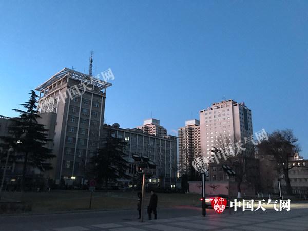 北京大风预警连发三天 气温跌至入冬来最低谷