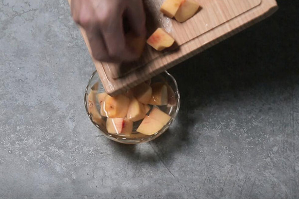 黄桃罐头怎么做 黄桃罐头的做法