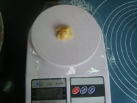 广式红豆沙月饼的做法步骤5