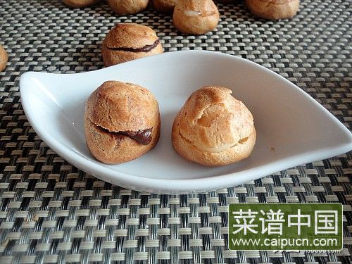 巧克力、沙拉酱泡芙