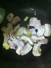 茶树菇烧肉的做法步骤4