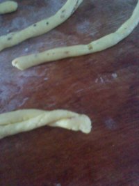 粘玉米面小麻花的做法步骤8