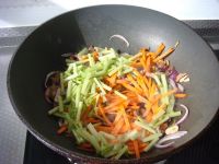 胡萝卜芹菜肉丝炒面的做法步骤10
