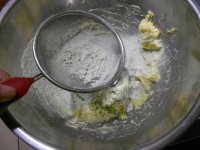 抹茶瓜子饼干的做法步骤4