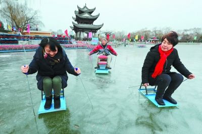 北京市属公园11处冰雪场迎客 1月中下旬冰场全开放
