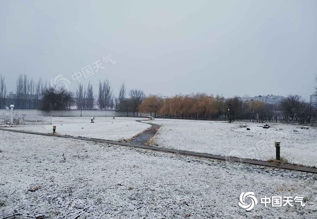 伊宁市：2020年初雪形成