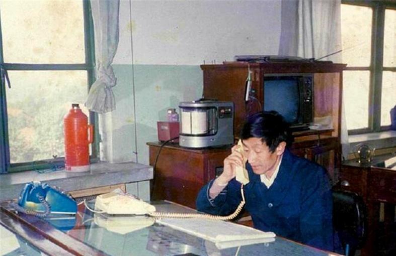 揭秘不一样的人物：气象“活字典”的五十年风雨预报路