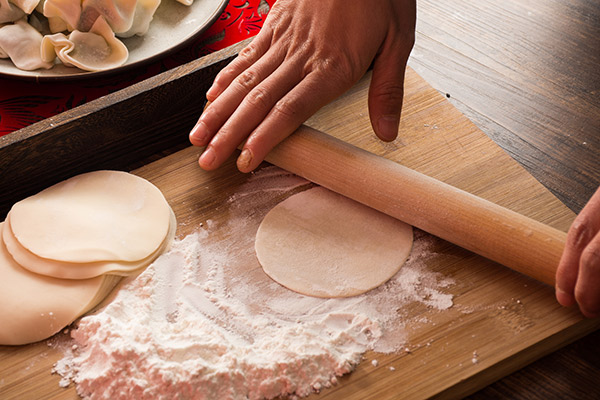 饺子皮制作方法 如何自制饺子皮