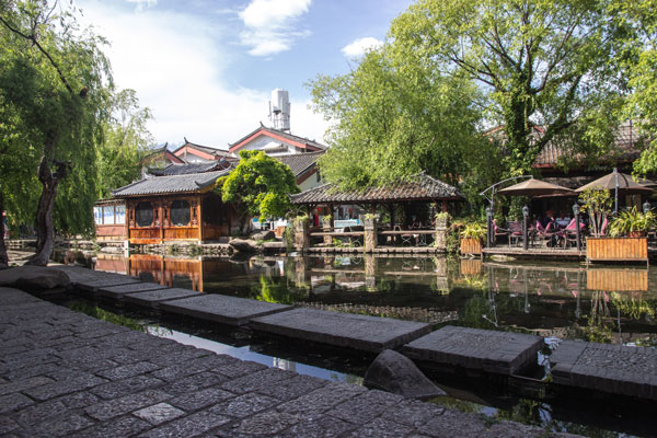 丽江古城和束河古镇哪个好 束河古镇离丽江古城多远