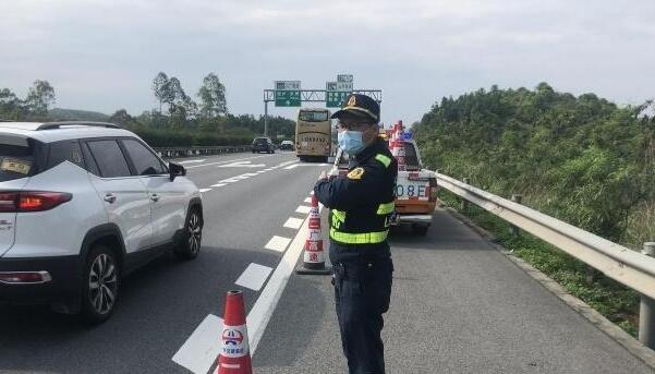 广东交警公布五一期间易拥堵路段 30日16时起将迎来出行高峰