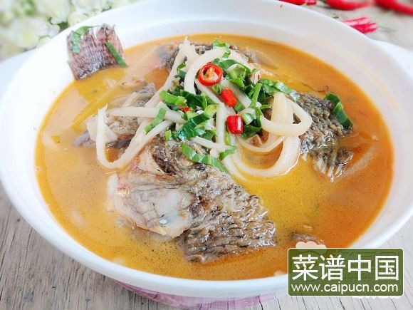 酸笋煮鱼