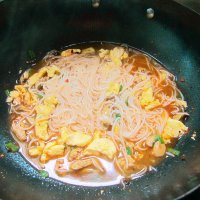 鸡肝鸡蛋汤粉的做法步骤10