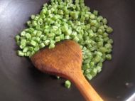 榄菜肉末四季豆的做法步骤4